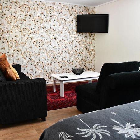 Large Studio With Private Patio, Sky Tv & Wifi Villa Mount Maunganui Esterno foto