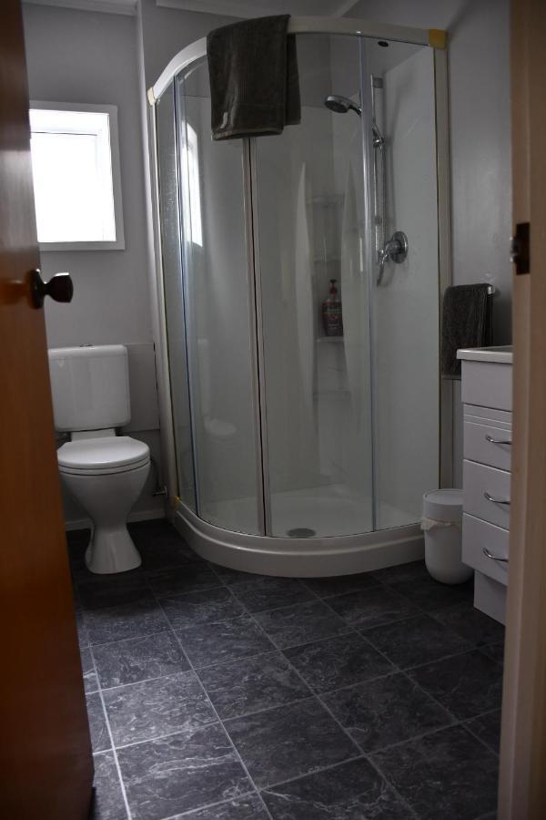 Large Studio With Private Patio, Sky Tv & Wifi Villa Mount Maunganui Esterno foto