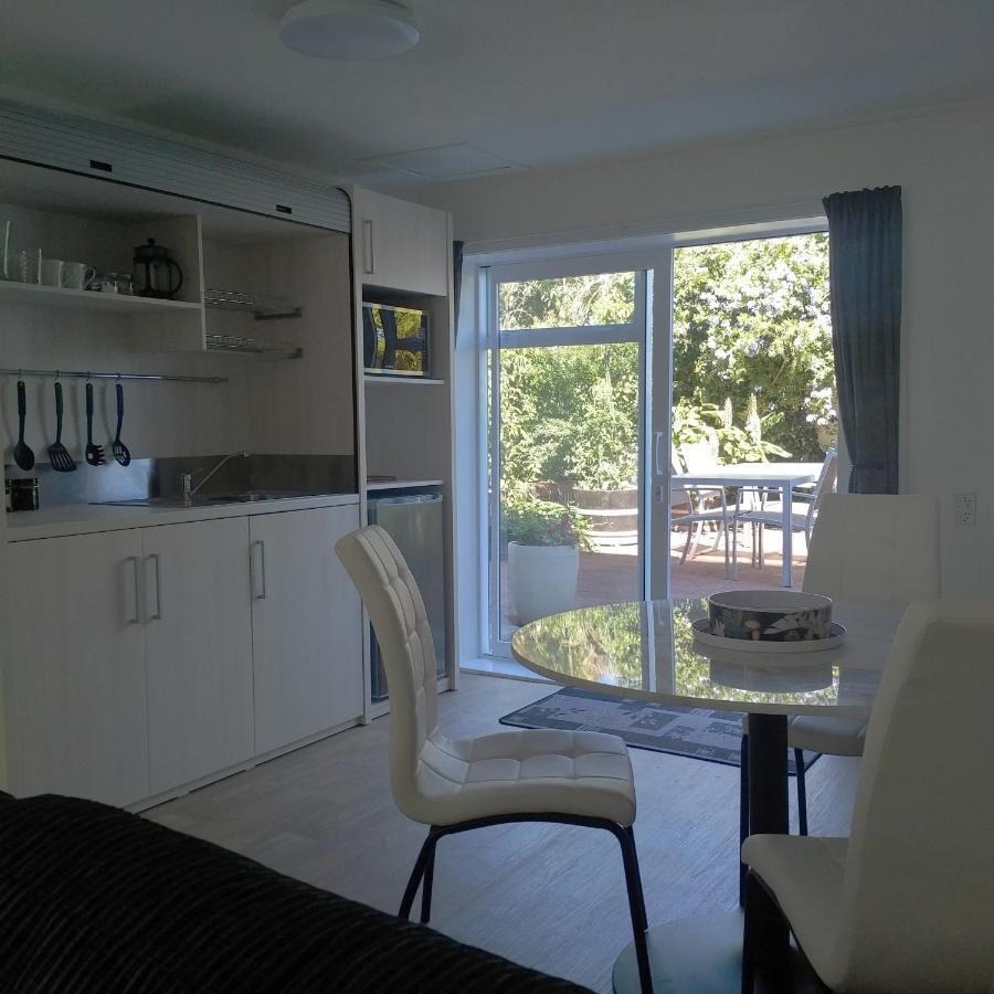Large Studio With Private Patio, Sky Tv & Wifi Villa Mount Maunganui Esterno foto